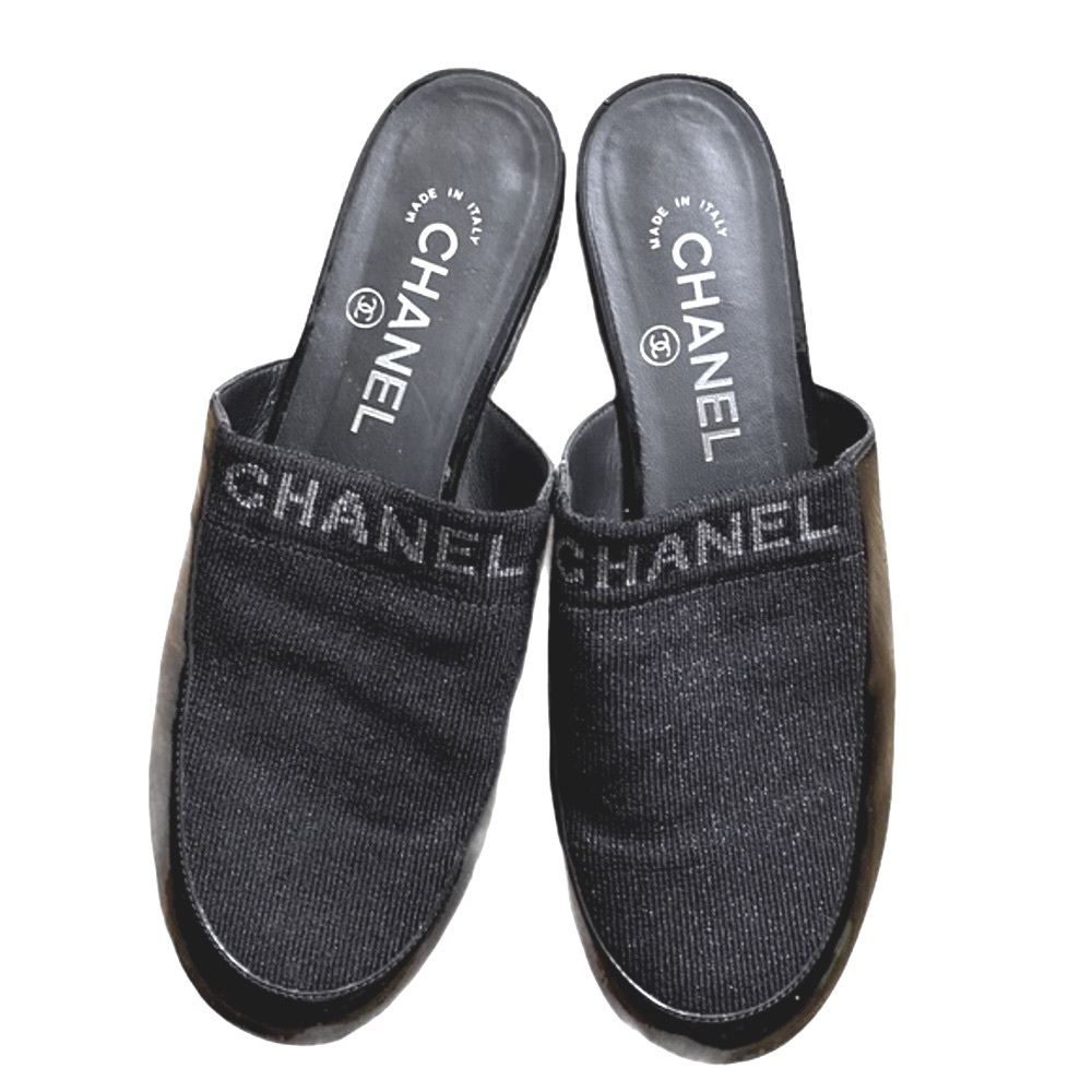 CHANEL knit patent leather slide-on mule - Picture 4 of 8